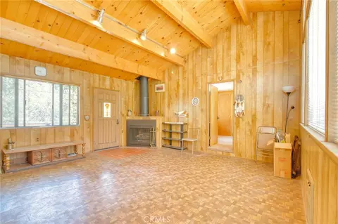 Living - 960 Snowbird Rd, Wrightwood, CA 92397 photo 7 of 8
