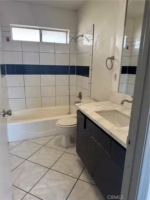 Bath - 20635 Tonawanda Rd, Apple Valley, CA 92307 photo 1 of 3