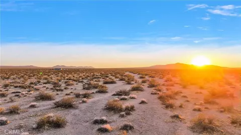 4625511 Drifting Sands Rd, Adelanto, CA 92301