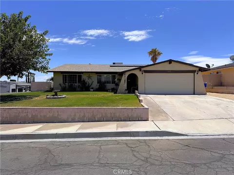 811 Mescal Dr, Barstow, CA 92311