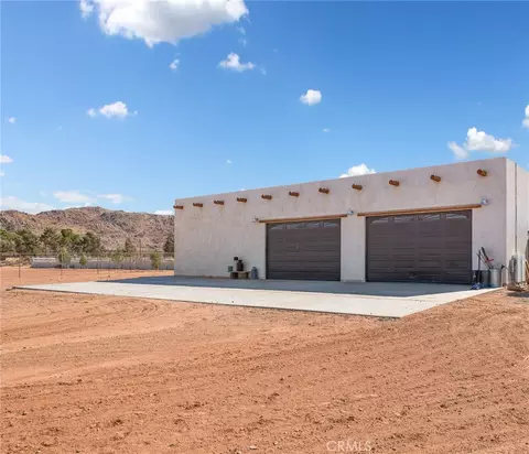 13776 Natoma Rd, Apple Valley, CA 92307