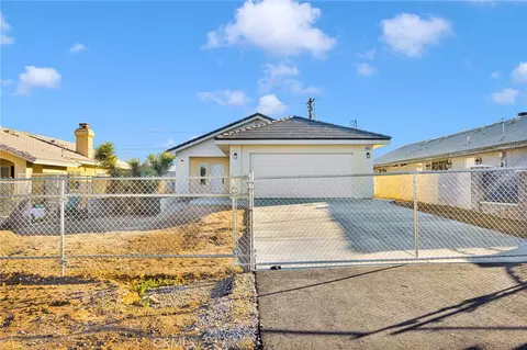 16443 Pine St, Hesperia, CA 92345