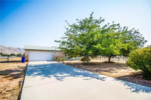 21295 Wisteria St, Apple Valley, CA 92308