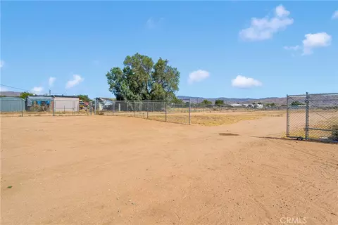 Exterior - 22035 Pahute Rd, Apple Valley, CA 92308 photo 5 of 5