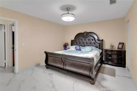 Bedroom - 22035 Pahute Rd, Apple Valley, CA 92308 photo 3 of 4