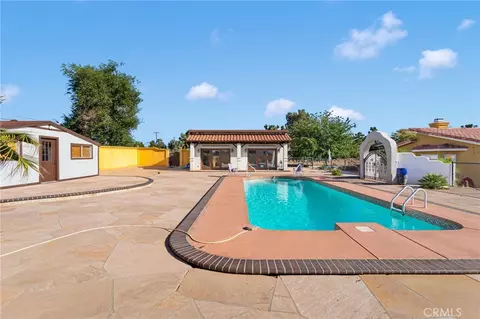 15023 Genesee Rd, Apple Valley, CA 92307