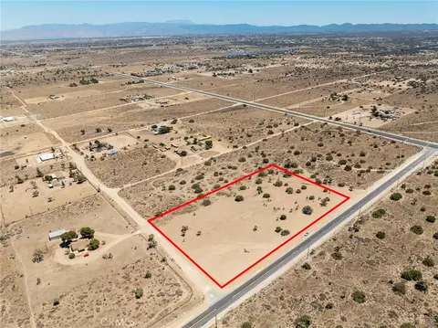 11 Caughlin Rd, Phelan, CA 92371