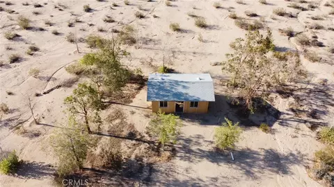 69550 Giant Rock Rd, Twentynine Palms, CA 92277