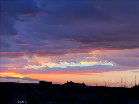 3 Del Oro Rd, Apple Valley, CA 92308
