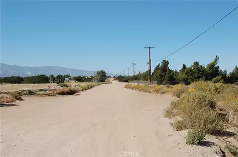 1 Arrohead Rd, Phelan, CA 92371