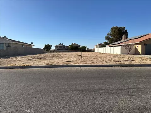 14682 Rivers Edge Rd, Helendale, CA 92342