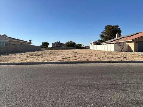 14682 Rivers Edge Rd, Helendale, CA 92342