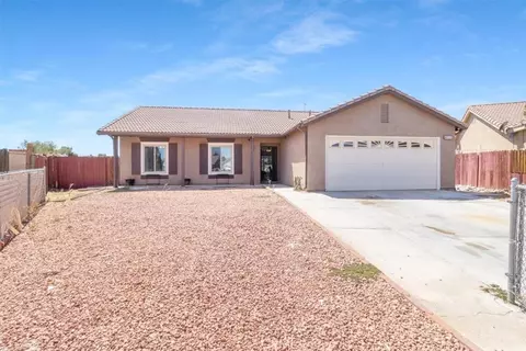 10715 Wakefield St E, Adelanto, CA 92301