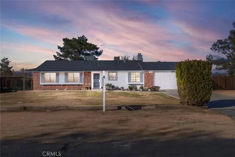 13252 Setancket Rd, Apple Valley, CA 92308