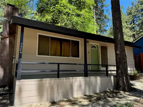 2524 Spring Dr, Running Springs, CA 92382