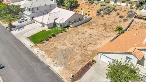 13610 Sierra Vista Dr, Victorville, CA 92395