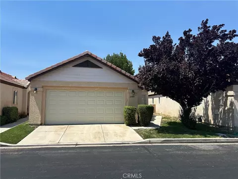 11580 Oak St, Apple Valley, CA 92308
