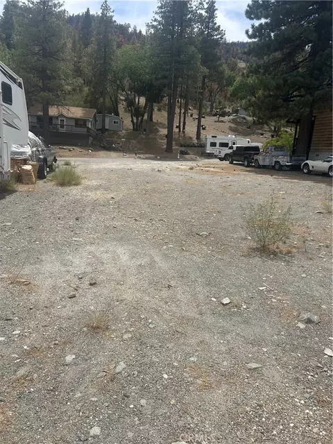 26629 Swallow Hill Dr, Wrightwood, CA 92397 photo 2