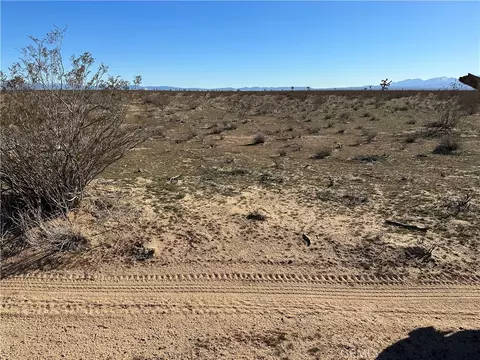 2 Wilson Ranch Rd, Adelanto, CA 92301