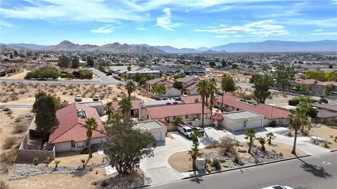 16377 Wato Rd, Apple Valley, CA 92307