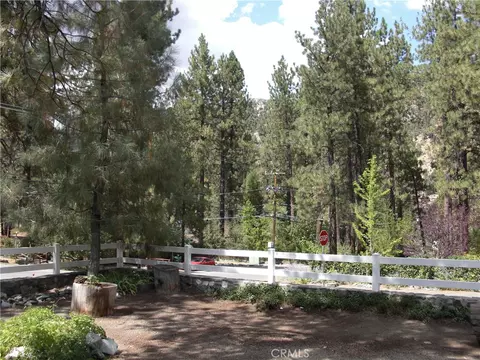 Exterior - 5865 Elm St, Wrightwood, CA 92397 photo 4 of 4