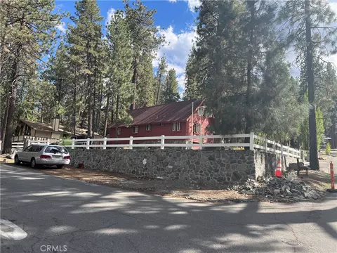 Exterior - 5865 Elm St, Wrightwood, CA 92397 photo 3 of 4