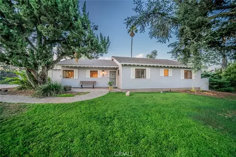 1037 W Sunset Dr, Redlands, CA 92373