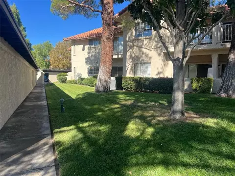 19163 Palo Verde Dr, Apple Valley, CA 92308