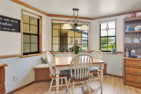 Dining - 27871 Jasmine, Helendale, CA 92342 photo 1 of 1
