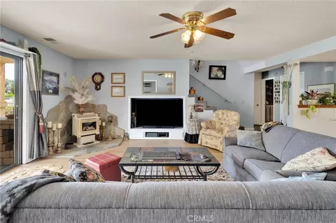 Living - 27871 Jasmine, Helendale, CA 92342 photo 2 of 5