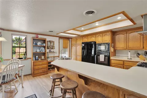 Kitchen - 27871 Jasmine, Helendale, CA 92342 photo 2 of 4