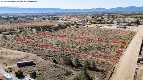 44 Christina Rd, Oak Hills, CA 92344