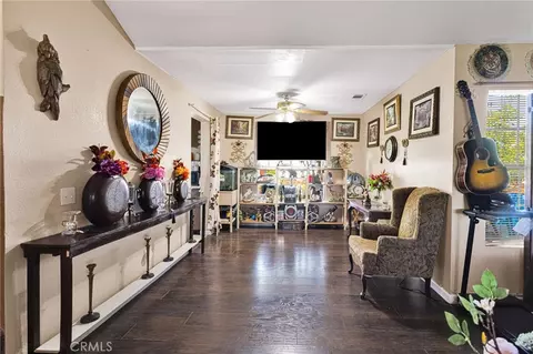 Entry Way - 10654 Alton Pl, Adelanto, CA 92301 photo 2 of 4