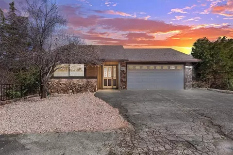 5471 Zurich Dr, Wrightwood, CA 92397