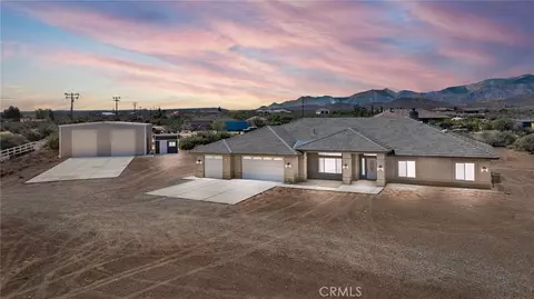8482 Tumbleweed Rd, Phelan, CA 92371