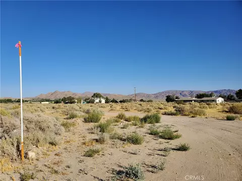 10600 Oracle Rd, Lucerne Valley, CA 92356