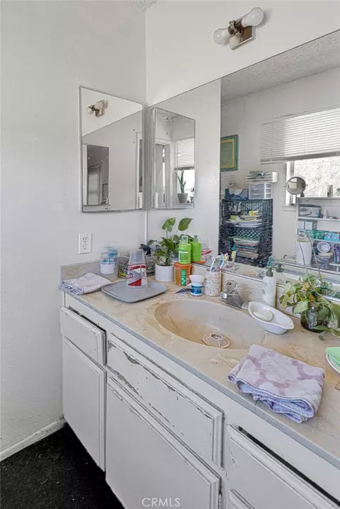 Bath - 14720 Main St, Hesperia, CA 92345 photo 3 of 3