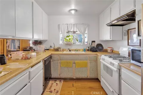 Kitchen - 14720 Main St, Hesperia, CA 92345 photo 2 of 2