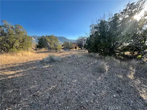 776 Silver Creek Canyon Rd, Lucerne Valley, CA 92356