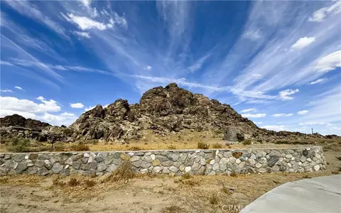 30588 Ca-18, Lucerne Valley, CA 92356 photo 2