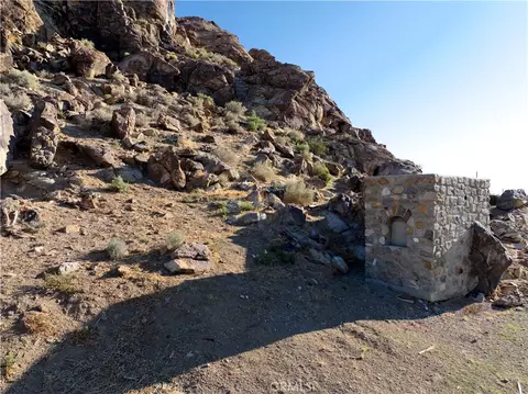 30588 Ca-18, Lucerne Valley, CA 92356 photo 9