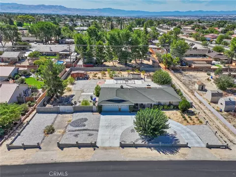 19521 Tomahawk Rd, Apple Valley, CA 92307