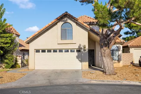 11530 Pepper Ln, Apple Valley, CA 92308