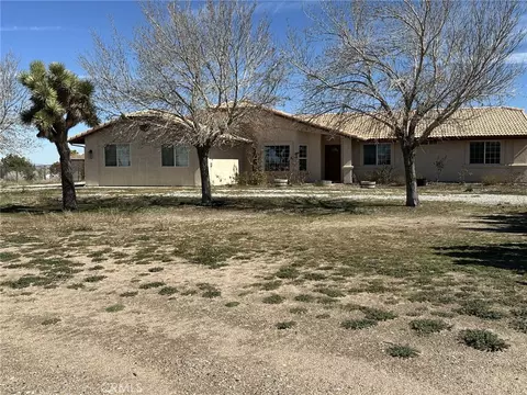 10191 Bellflower St, Oak Hills, CA 92344