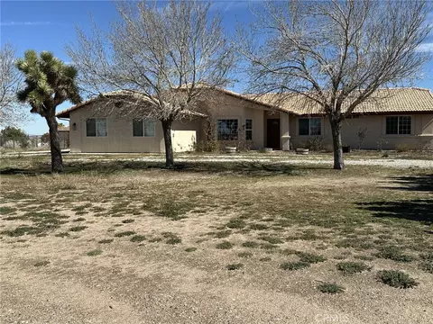 10191 Bellflower St, Oak Hills, CA 92344