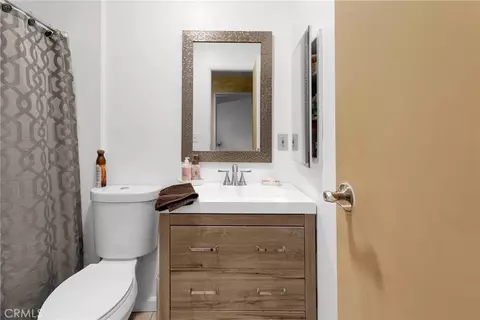 Bath - 9983 Ladera Ave, Lucerne Valley, CA 92356 photo 1 of 6