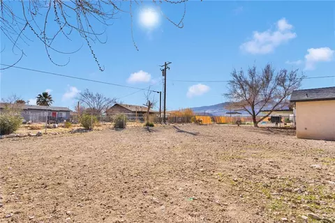 Exterior - 9983 Ladera Ave, Lucerne Valley, CA 92356 photo 7 of 7