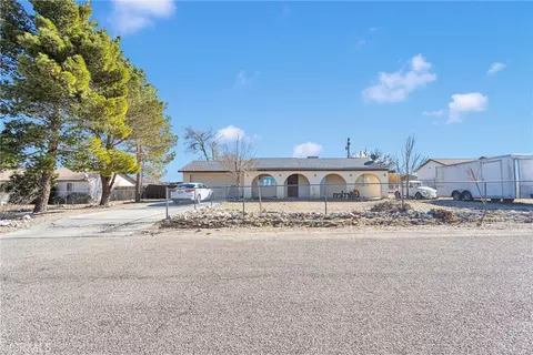 9983 Ladera Ave, Lucerne Valley, CA 92356