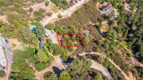 1556 Craghill Dr, Cedar Glen, CA 92321 photo 8