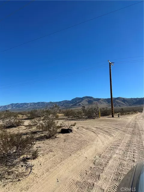 13 Canyon View Rd, Apple Valley, CA 92308